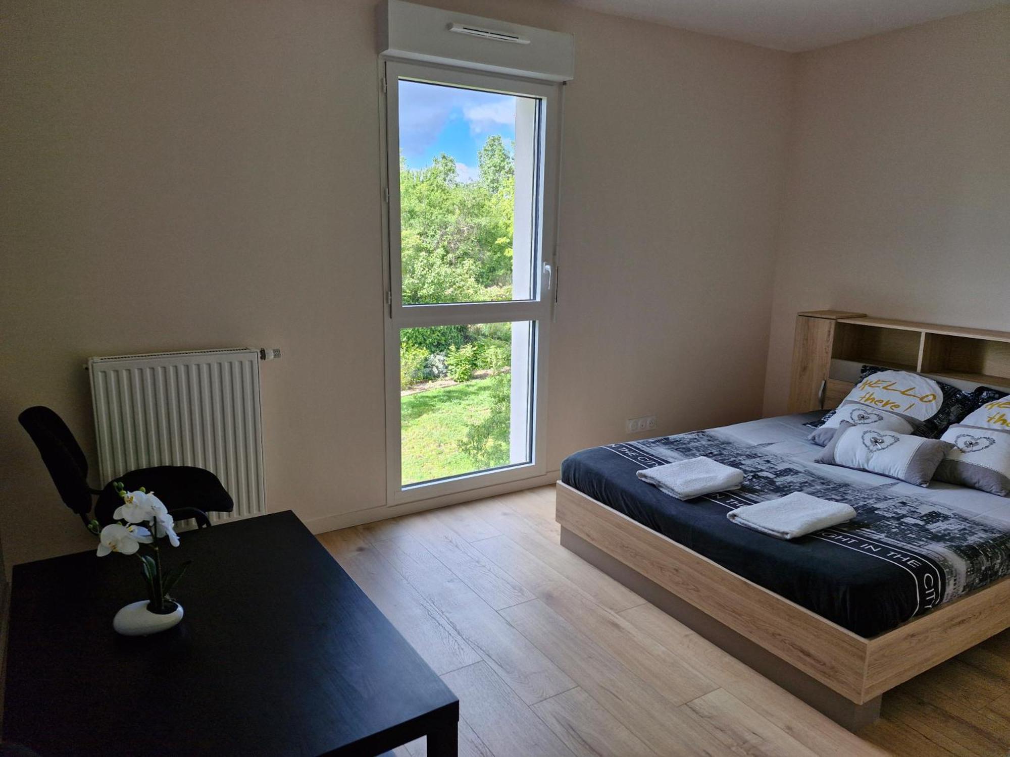 Appartement A Floirac Avec 2 Chambres, Un Parking Prive, Une Terrasse, A 5 Minutes En Voiture De L'Arkea Arena De Bordeaux Exterior foto